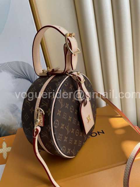 M43514 Petite Boite Chapeau 17 M43514 Petite Boite Chapeau 17