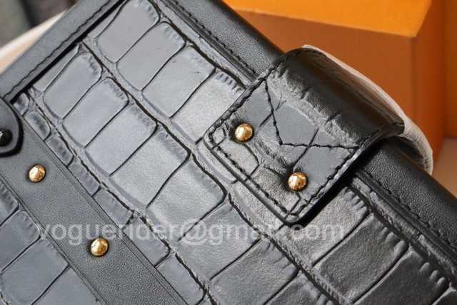 M40273 Petite Malle 19 M40273 Petite Malle 19