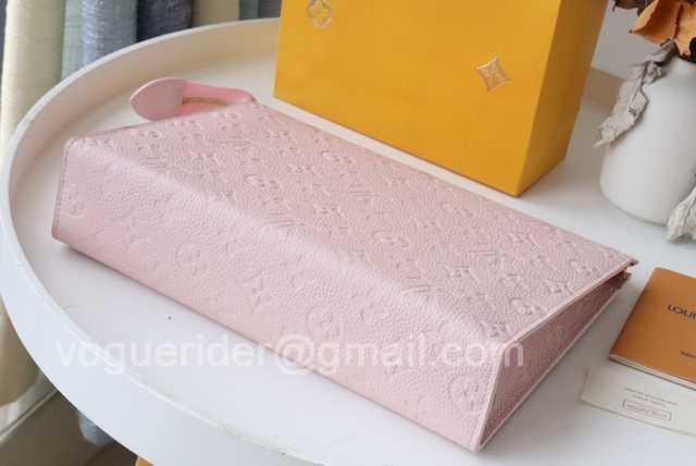 M41058/M45665 Toilet Bag 26 M41058/M45665 Toilet Bag 26