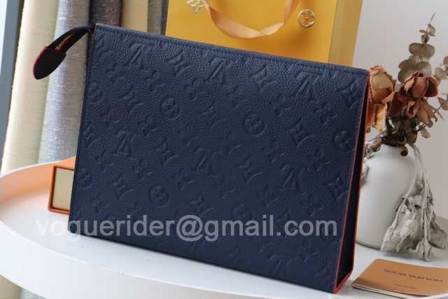 M41058/M45665 Toilet Bag 26 M41058/M45665 Toilet Bag 26