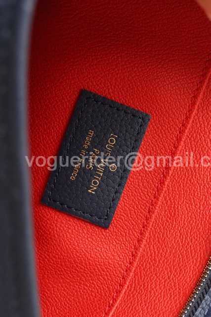 M41058/M45665 Toilet Bag 26 M41058/M45665 Toilet Bag 26