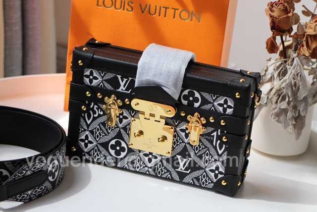 M40273 Petite Malle 19 M40273 Petite Malle 19
