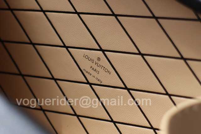 M40273 Petite Malle 19 M40273 Petite Malle 19