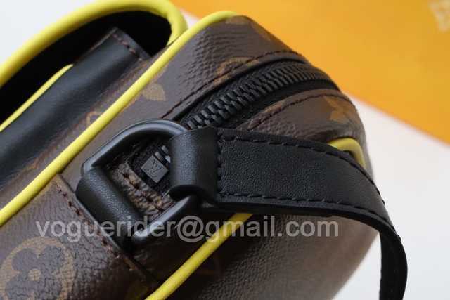M69404 Wearable Wallet 17 M69404 Wearable Wallet 17