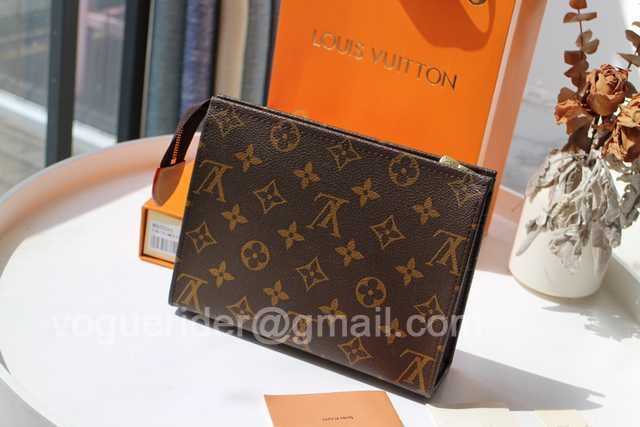 M47544 Toilet Bag 19 M47544 Toilet Bag 19
