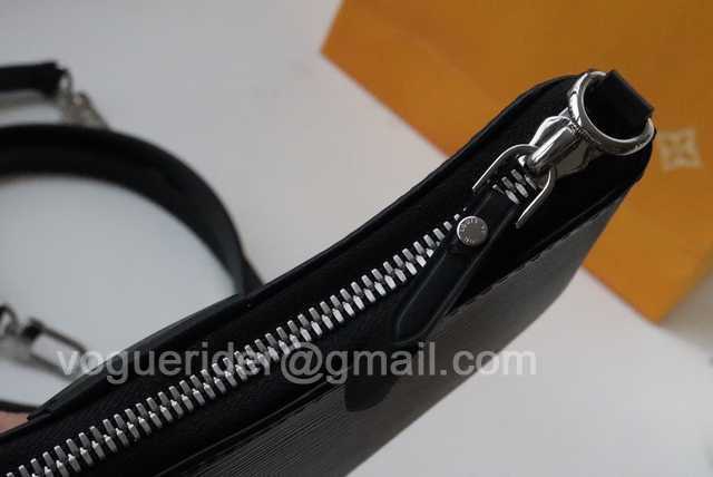 M80483 Easy Pouch On Strap 19 M80483 Easy Pouch On Strap 19