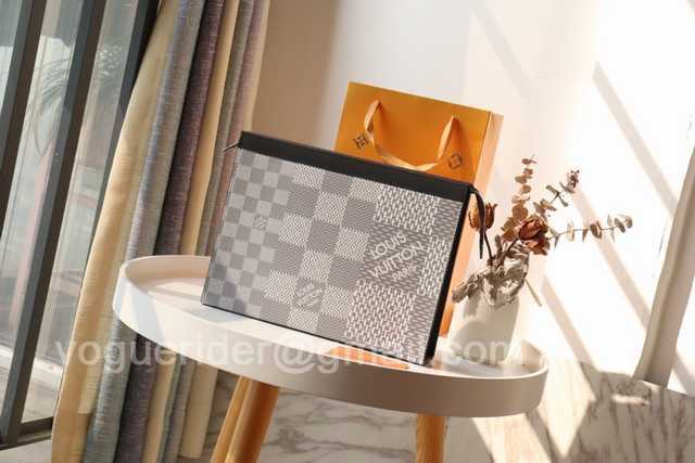 N41696 Pochette Voyage N41696 Pochette Voyage