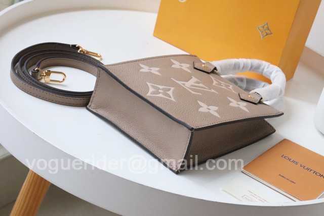M57937 Petit Sac Plat 17 M57937 Petit Sac Plat 17