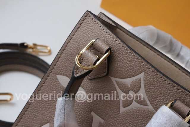 M57937 Petit Sac Plat 17 M57937 Petit Sac Plat 17