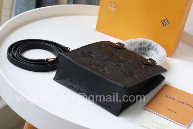 M80478 Petit Sac Plat 17 M80478 Petit Sac Plat 17