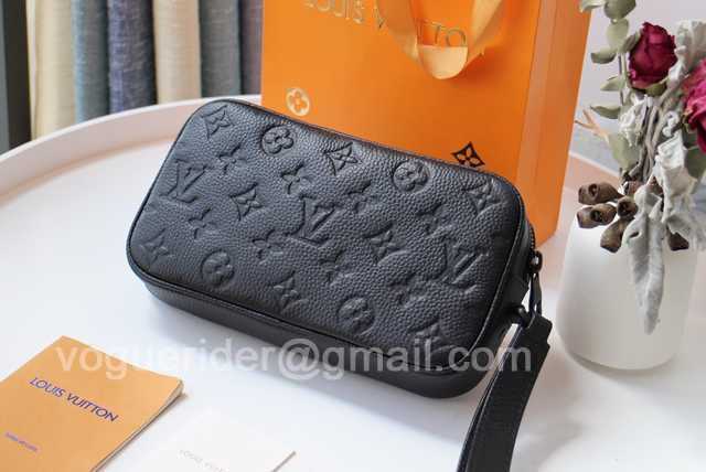 M44482 Pochette Volga 23 M44482 Pochette Volga 23