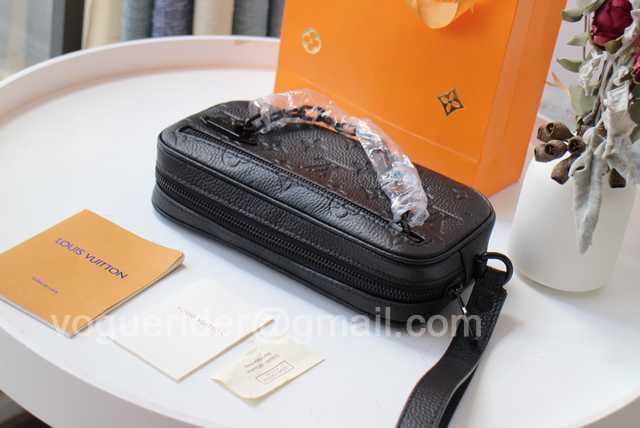M44482 Pochette Volga 23 M44482 Pochette Volga 23