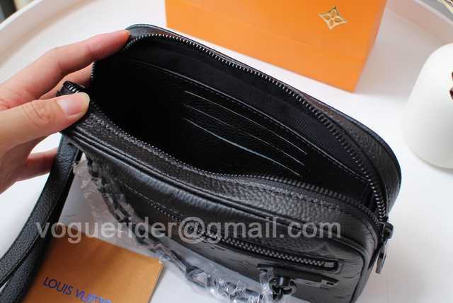M44482 Pochette Volga 23 M44482 Pochette Volga 23