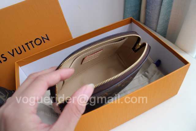M47515 Cosmetic Bag 17 M47515 Cosmetic Bag 17