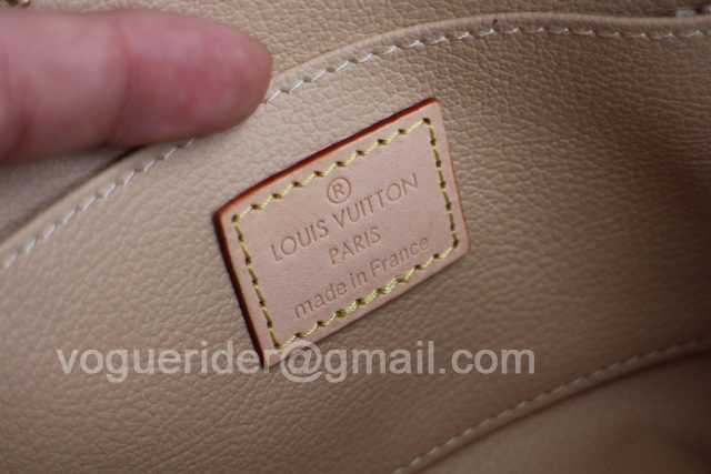 M47515 Cosmetic Bag 17 M47515 Cosmetic Bag 17