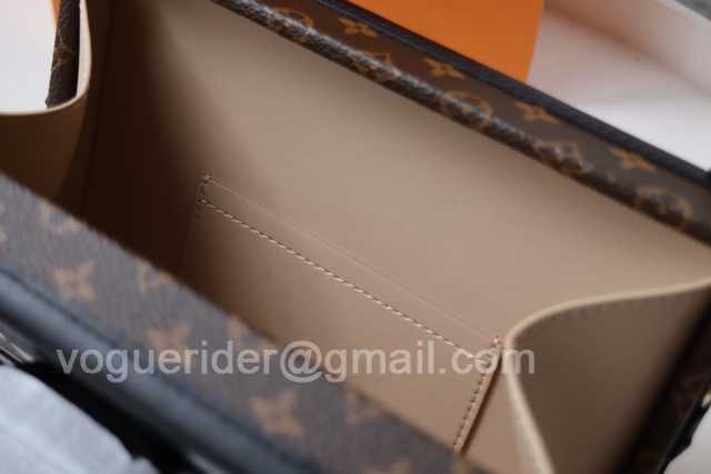 M40273 Petite Malle Box 19 M40273 Petite Malle Box 19
