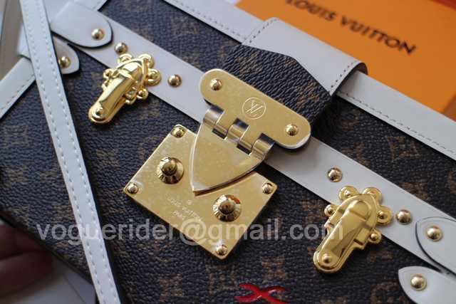 M40273 Petite Malle Box 19 M40273 Petite Malle Box 19