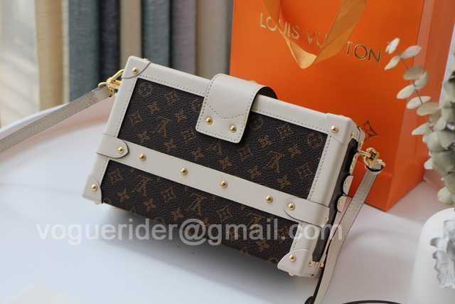 M40273 Petite Malle Box 19 M40273 Petite Malle Box 19