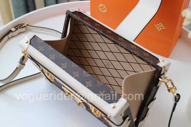 M40273 Petite Malle Box 19 M40273 Petite Malle Box 19