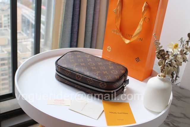 M43384 Cosmetic Bag 21 M43384 Cosmetic Bag 21
