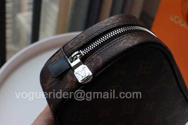 M43384 Cosmetic Bag 21 M43384 Cosmetic Bag 21