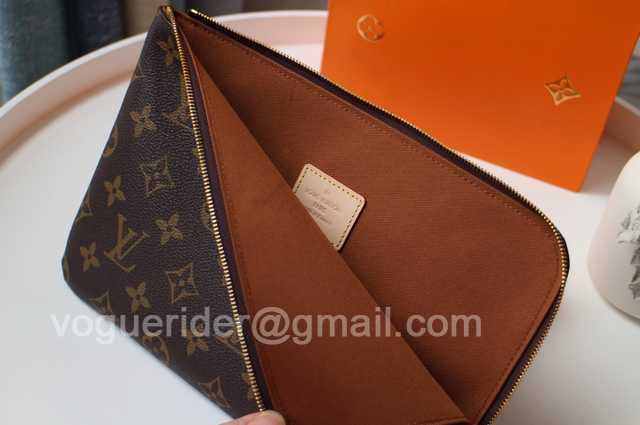 M44191 Etui Voyage 24 Tan M44191 Etui Voyage 24 Tan
