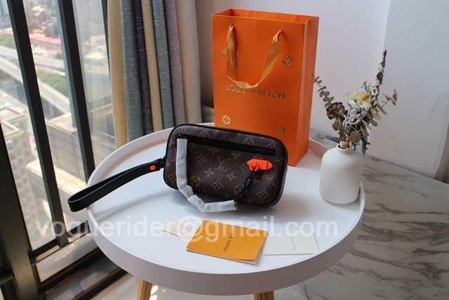 M44482 Pochette Volga 23 M44482 Pochette Volga 23