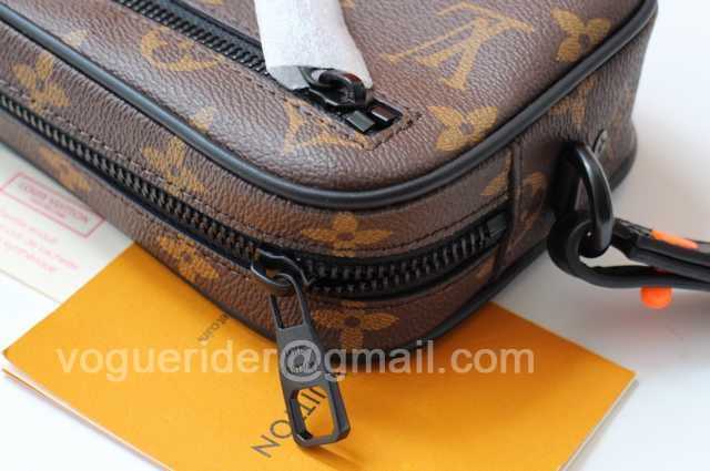 M44482 Pochette Volga 23 M44482 Pochette Volga 23