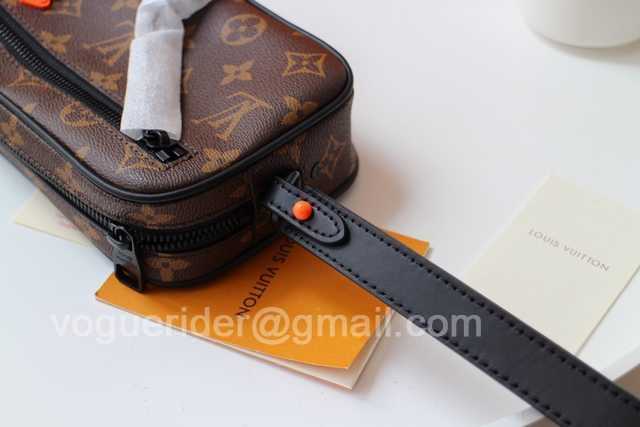 M44482 Pochette Volga 23 M44482 Pochette Volga 23