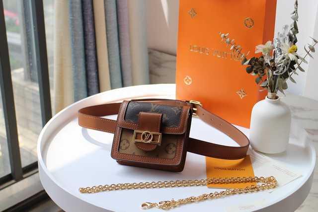 M68621 Dauphine BB 12 Belt Bag