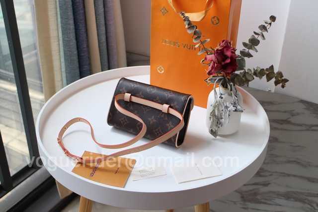 M51855 Belt Bag 17 M51855 Belt Bag 17