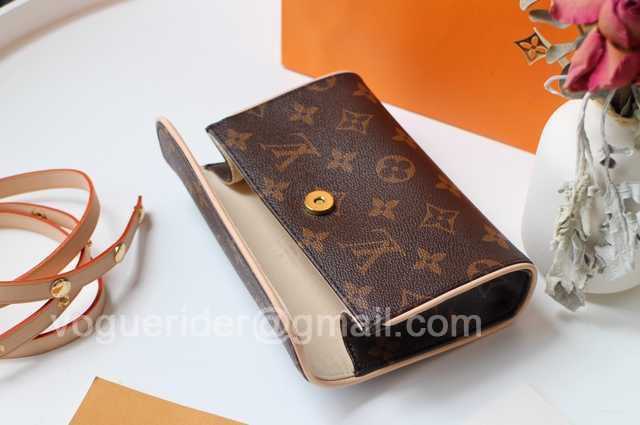 M51855 Belt Bag 17 M51855 Belt Bag 17