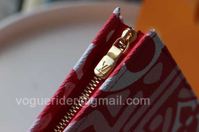 M47542 Toilet Bag 26 M47542 Toilet Bag 26