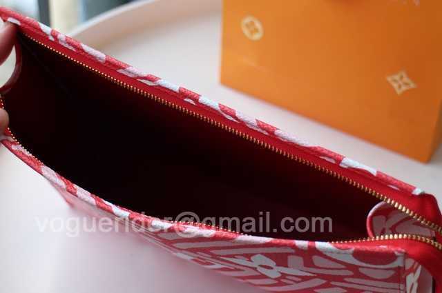 M47542 Toilet Bag 26 M47542 Toilet Bag 26