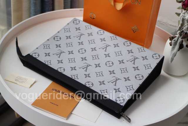M61692 Pochette Voyage 26 M61692 Pochette Voyage 26