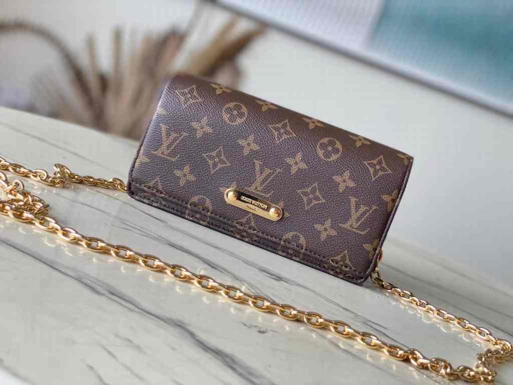 M82509 Lily Wallet On Chain 20