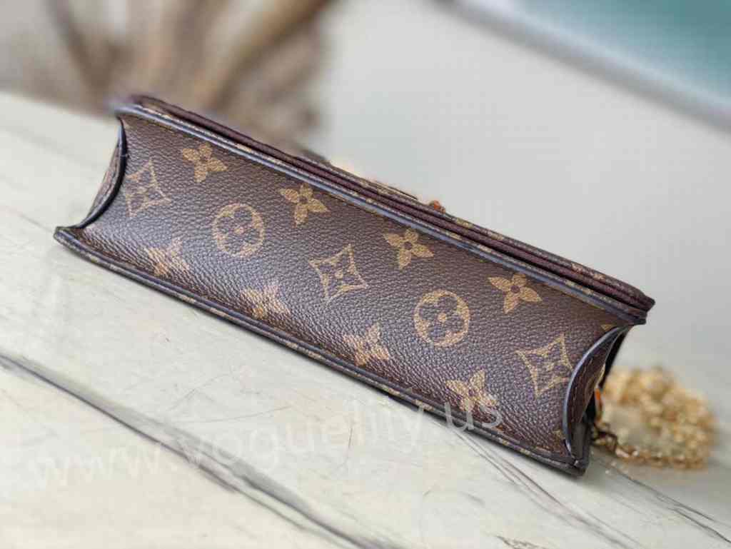 M82509 Lily Wallet On Chain 20 M82509 Lily Wallet On Chain 20