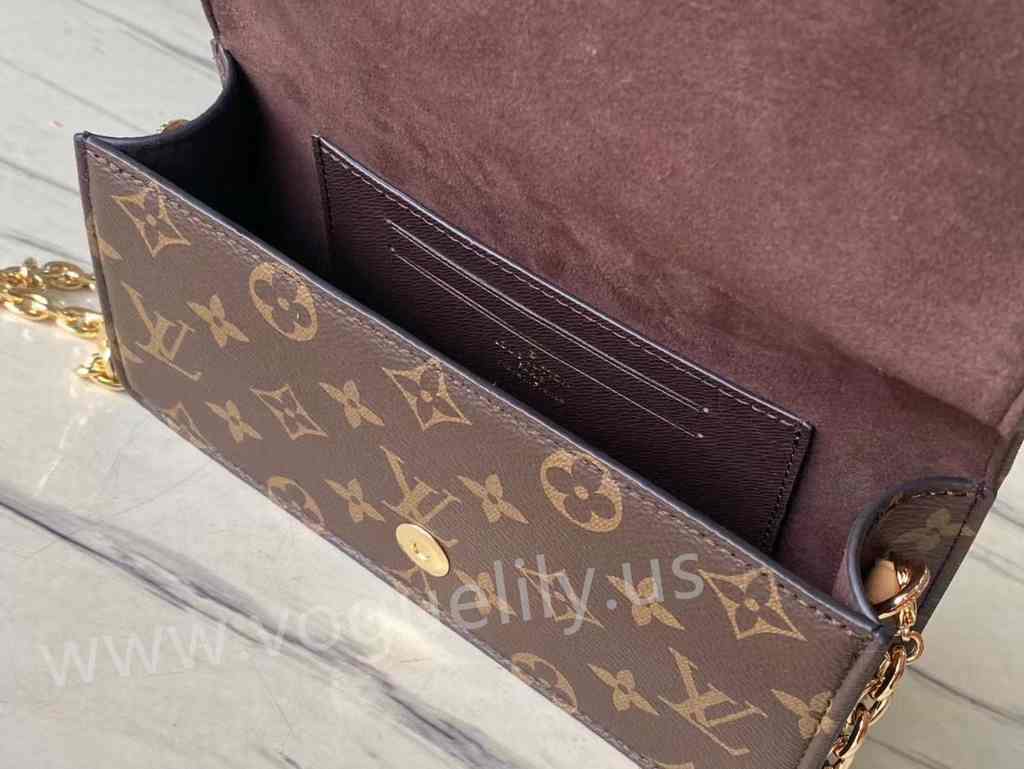 M82509 Lily Wallet On Chain 20 M82509 Lily Wallet On Chain 20
