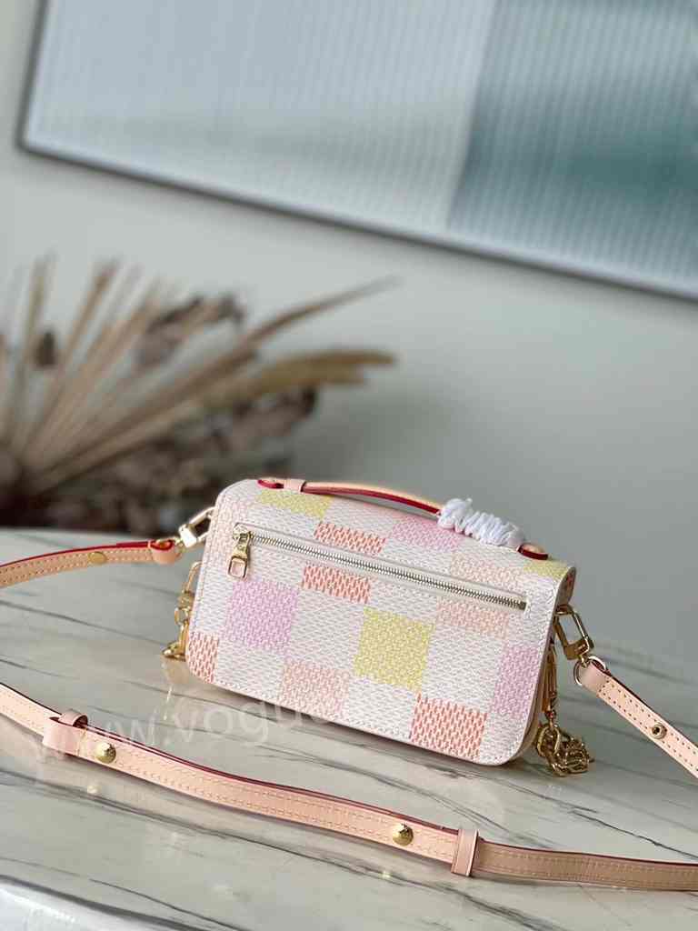 N40749 Pochette Metis East West 21 N40749 Pochette Metis East West 21