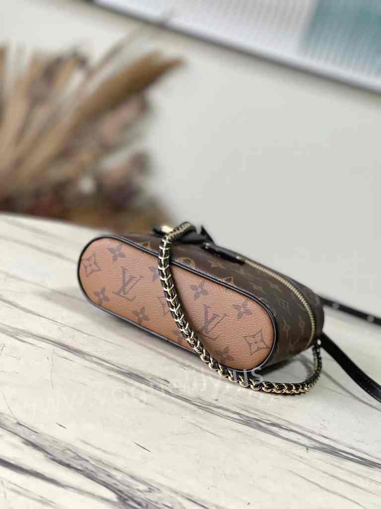 M47125 Vanity Chain Pouch 19 M47125 Vanity Chain Pouch 19