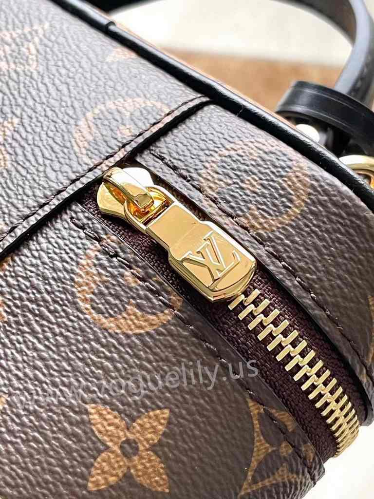 M47125 Vanity Chain Pouch 19 M47125 Vanity Chain Pouch 19
