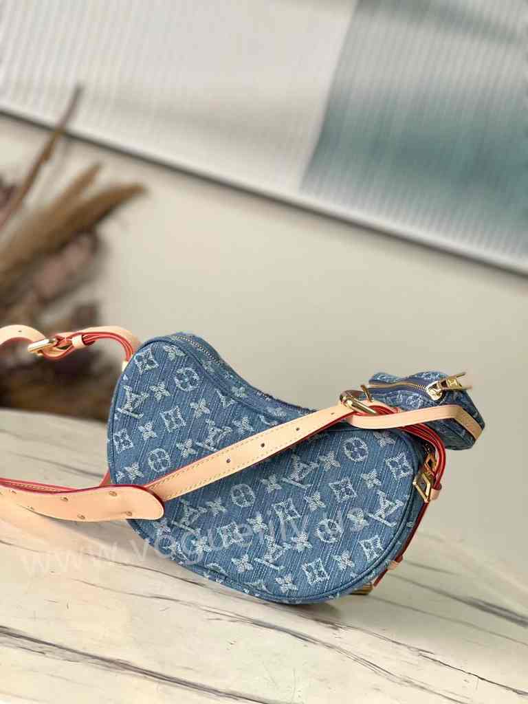 M46856 Croissant MM 21 M46856 Croissant MM 21