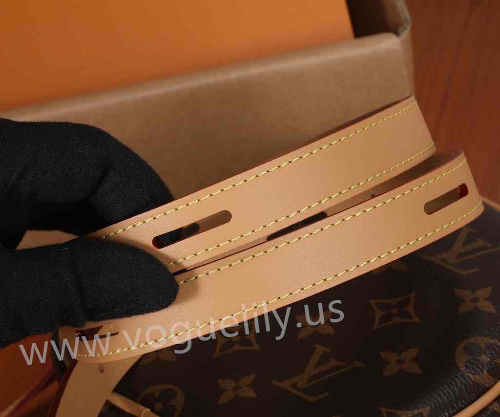 M45578 Boite Chapeau Souple 18 M45578 Boite Chapeau Souple 18