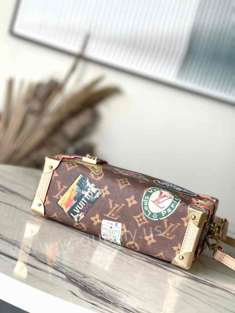 M47085 Side Trunk 21 M47085 Side Trunk 21