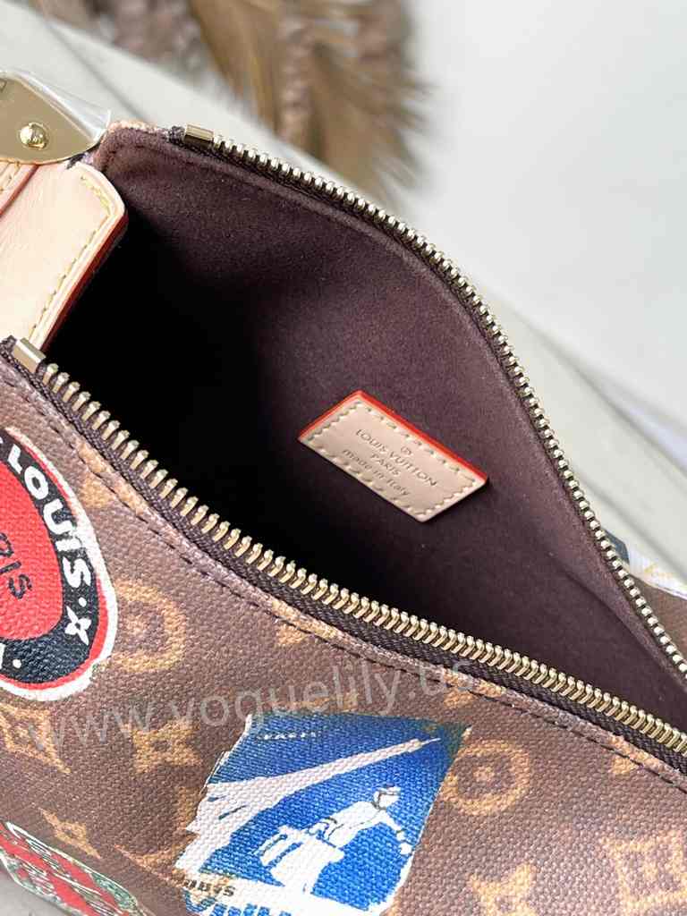 M47085 Side Trunk 21 M47085 Side Trunk 21