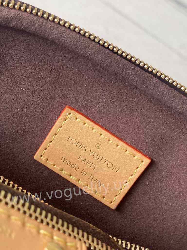 M82335 Mini Bumbag 17 M82335 Mini Bumbag 17