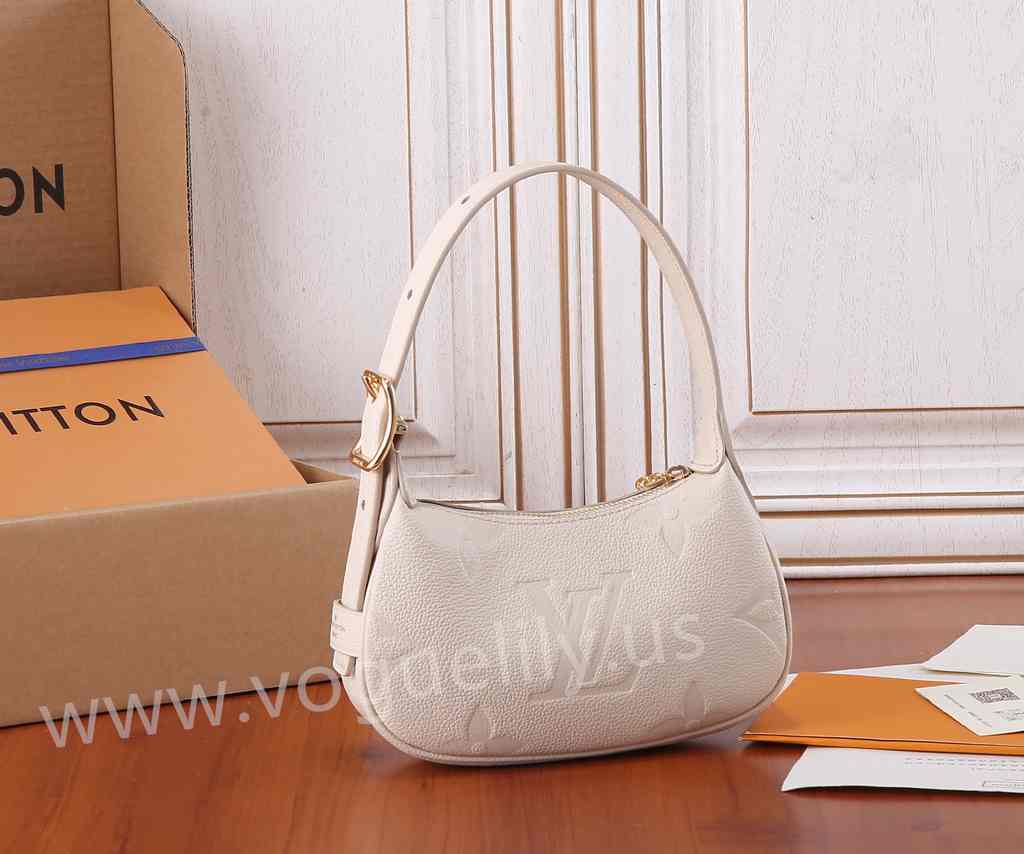 M82519 Mini Moon 20 M82519 Mini Moon 20