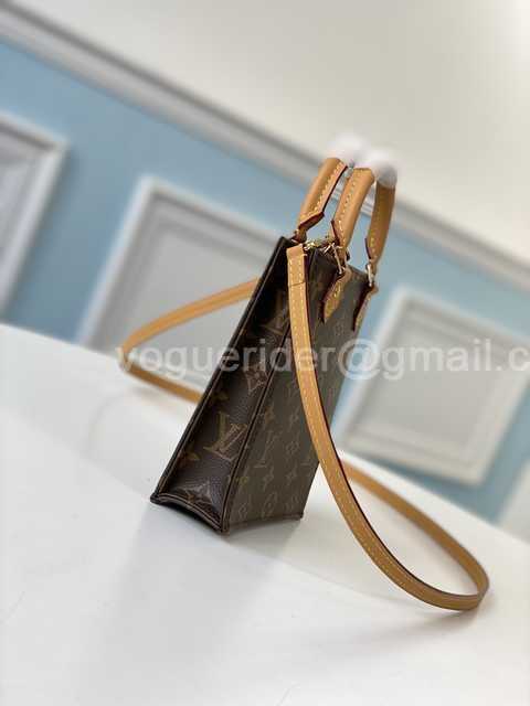 M69442/M51151 Petit Sac Plat 17 M69442/M51151 Petit Sac Plat 17