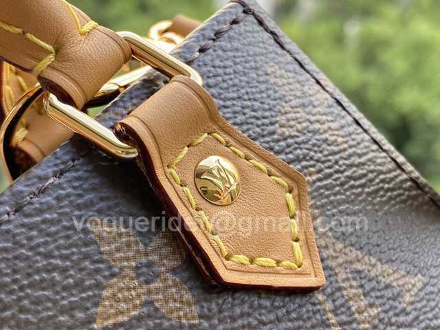 M69442/M51151 Petit Sac Plat 17 M69442/M51151 Petit Sac Plat 17