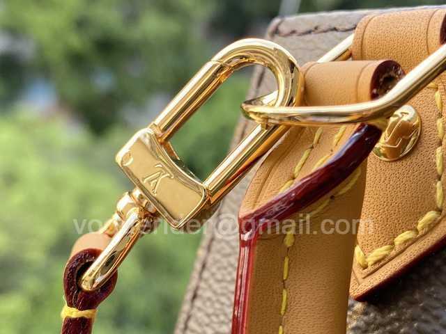 M69442/M51151 Petit Sac Plat 17 M69442/M51151 Petit Sac Plat 17